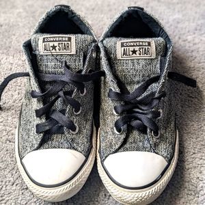Converse Kids Low Tops Size 4y